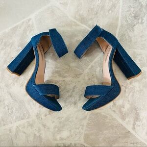 BELLA MARIE blue denim jean Velcro brats doll open toe chunky high heels SZ 6.5